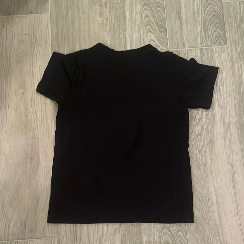 Nike Boys Black and Yellow T-Shirt Size: 6